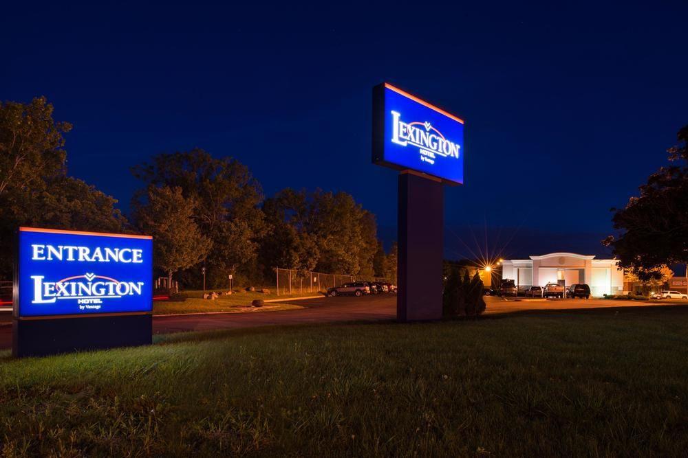 Ramada Plaza Rochester Airport Exterior photo